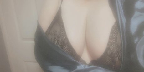 Foto di nudo di fuga di OnlyFans di Rhi