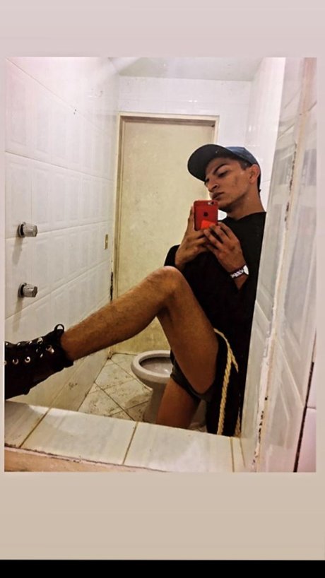 Foto di nudo di fuga di OnlyFans di Kevin