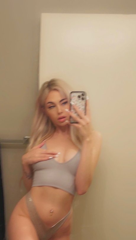  Renee Renn 