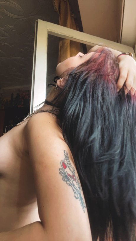 Foto di nudo di fuga di OnlyFans di Red Yukine