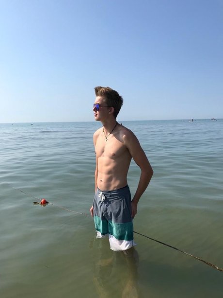 Foto di nudo di fuga di OnlyFans di Marcel