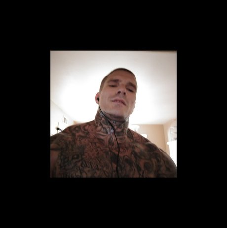 Foto di nudo di fuga di OnlyFans di Maniac Wes