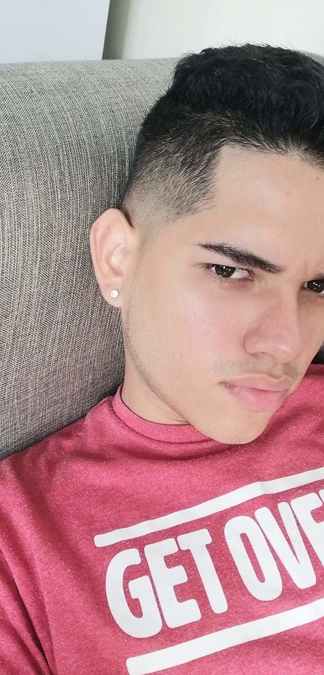 Foto di nudo di fuga di OnlyFans di Isaac 20cm Latin Hottest Boy