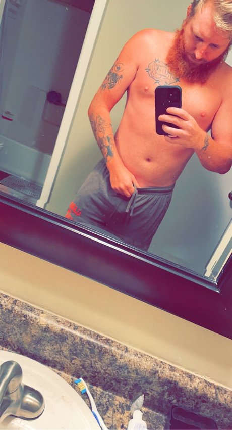 Foto di nudo di fuga di OnlyFans di Red