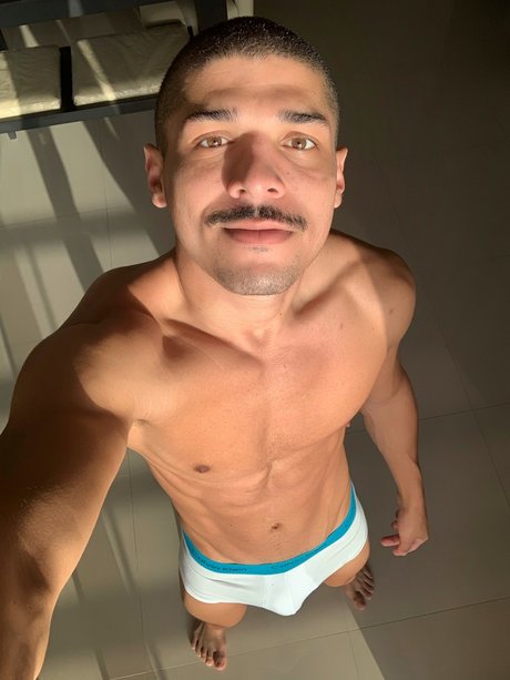 Foto di nudo di fuga di OnlyFans di Mark Guz