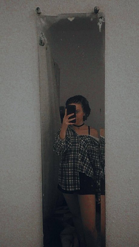 Foto di nudo di fuga di OnlyFans di Ariana