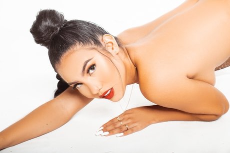 Foto di nudo di fuga di OnlyFans di Marii Chima