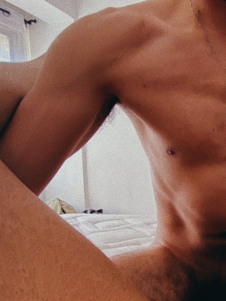 Foto di nudo di fuga di OnlyFans di Ariel Arredondo