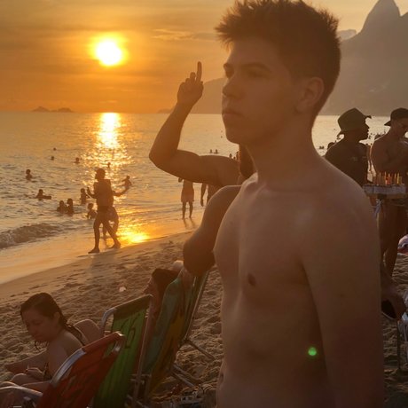Foto di nudo di fuga di OnlyFans di Mauricio Villar