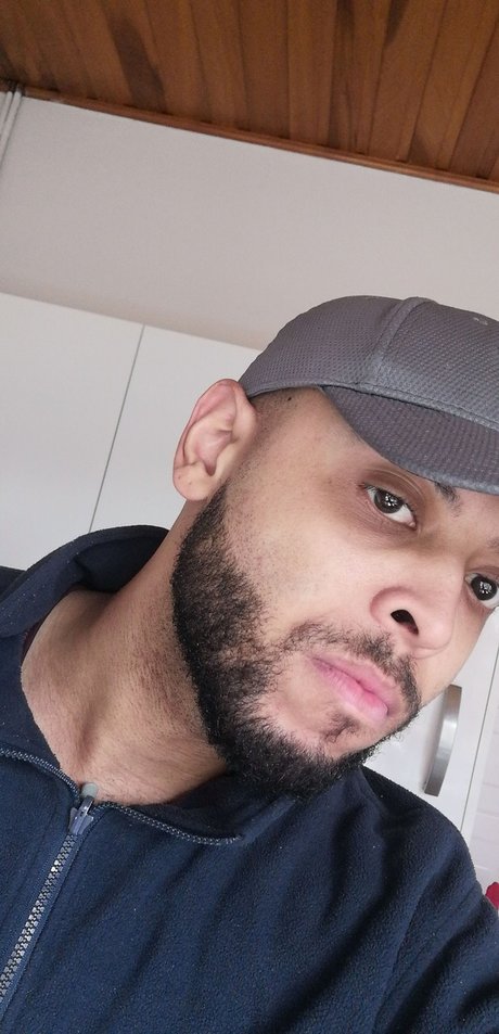 Foto di nudo di fuga di OnlyFans di Blackedraw226