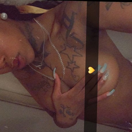 Foto di nudo di fuga di OnlyFans di Meria