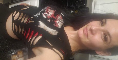 Mena Kinbaku