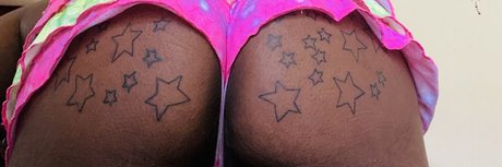 Foto di nudo di fuga di OnlyFans di Nubian Meme