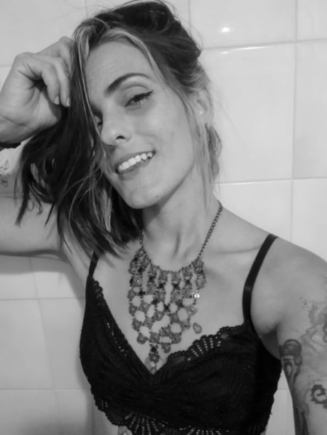 Foto di nudo di fuga di OnlyFans di Belaart