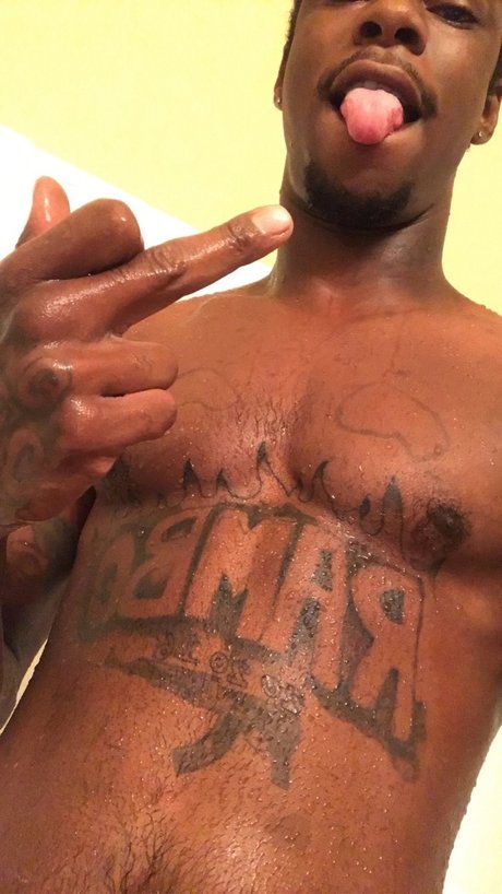 Foto di nudo di fuga di OnlyFans di Almighty Rambo