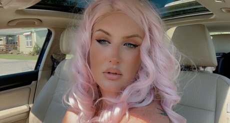 Foto di nudo di fuga di OnlyFans di Amityville Amethyst