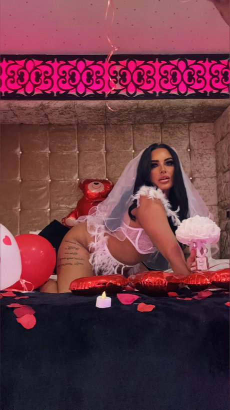 Foto di nudo di fuga di OnlyFans di The 1 Ampamp Only Miss Murphy