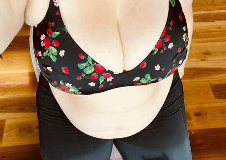 Foto di nudo di fuga di OnlyFans di Bellaabbondanza