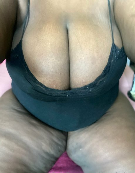 Foto di nudo di fuga di OnlyFans di Kianakakez