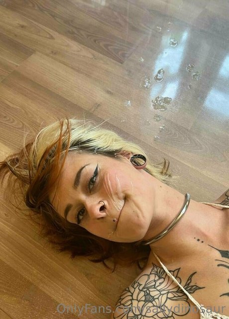 Foto di nudo di fuga di OnlyFans di Sallydinosaur