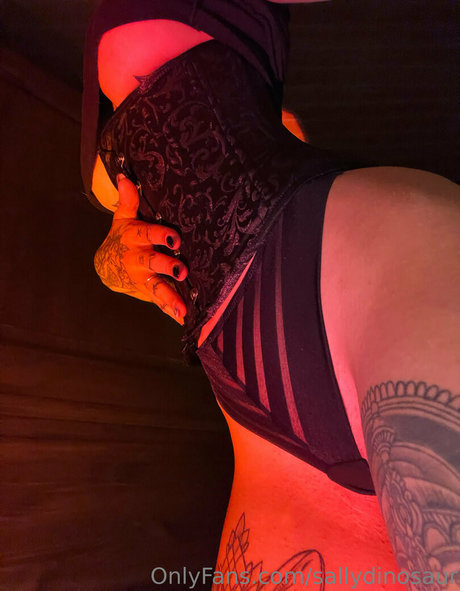 Foto di nudo di fuga di OnlyFans di Sallydinosaur