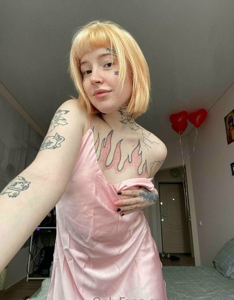 Foto di nudo di fuga di OnlyFans di Brattyauroravip