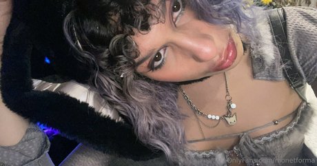 Foto di nudo di fuga di OnlyFans di Monetforma