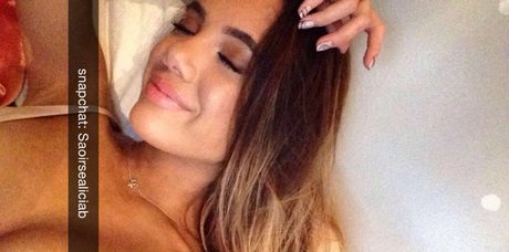Foto di nudo di fuga di OnlyFans di Saoirse Alicia Behzadi
