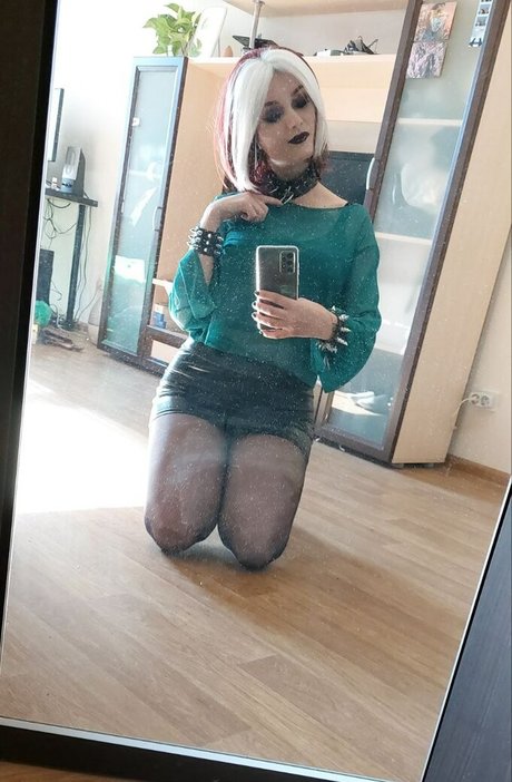Foto di nudo di fuga di OnlyFans di Vixena Siren