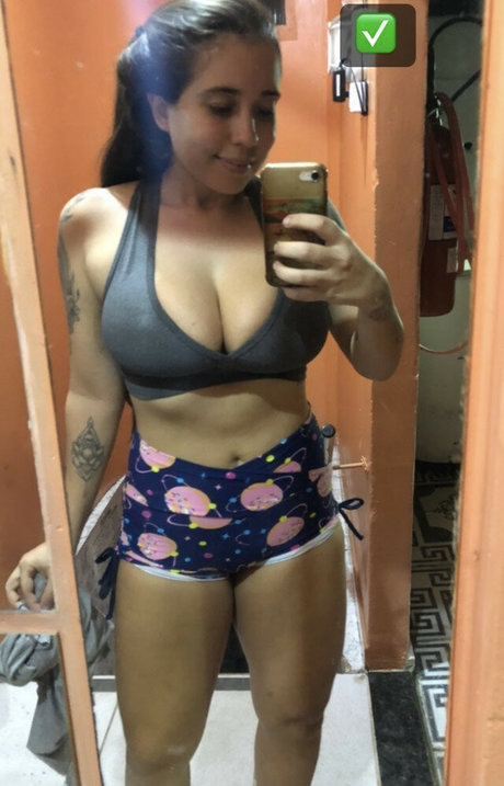 Foto di nudo di fuga di OnlyFans di Gabriela Couto