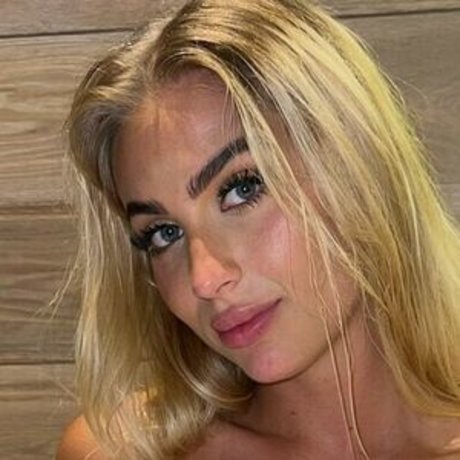 Foto di nudo di fuga di OnlyFans di Erin Mia James