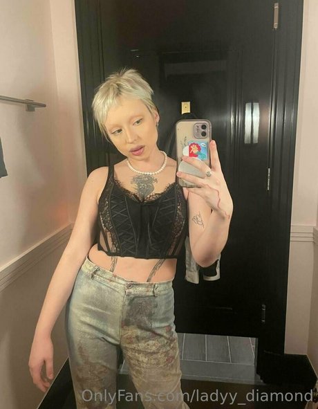 Foto di nudo di fuga di OnlyFans di Ladyydiamond
