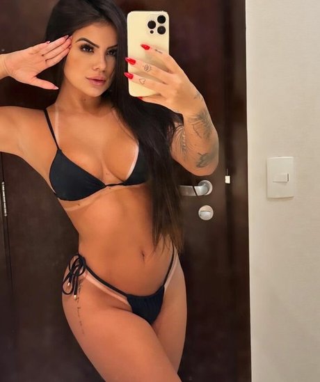 Foto di nudo di fuga di OnlyFans di Milena Carvalho