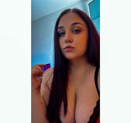 Foto di nudo di fuga di OnlyFans di Littlesatanlady