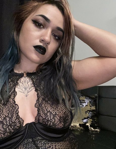 Foto di nudo di fuga di OnlyFans di Ariquxeen