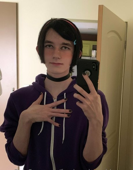Femboycherryblossom
