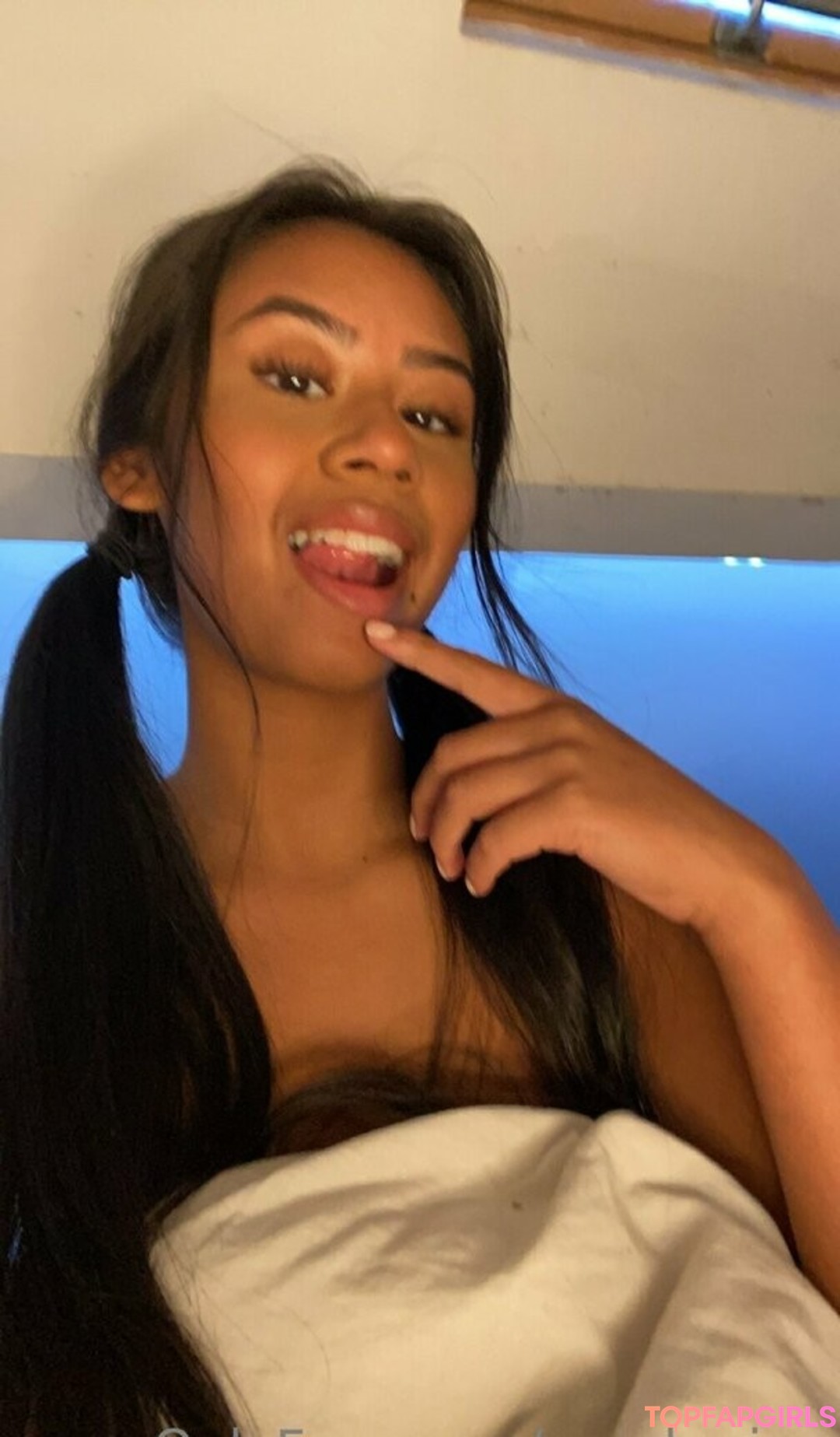 Foto di nudo di fuga di OnlyFans di Yourkarina #81 Foto di nudo di fuga di OnlyFans di Yourkarina #81