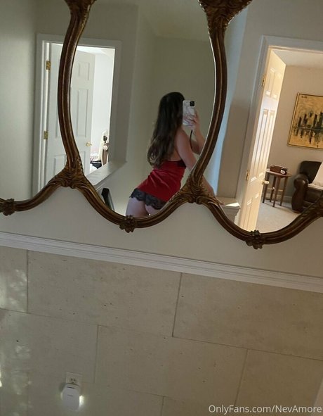 Foto di nudo di fuga di OnlyFans di Nevamore