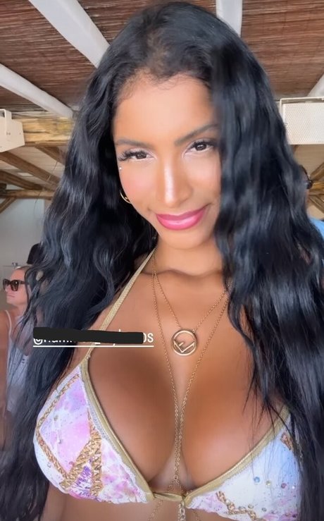 Foto di nudo di fuga di OnlyFans di Dubai Escort