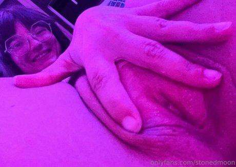 Foto di nudo di fuga di OnlyFans di Stonedmoon