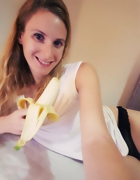 Foto di nudo di fuga di OnlyFans di Ellyedelweiss