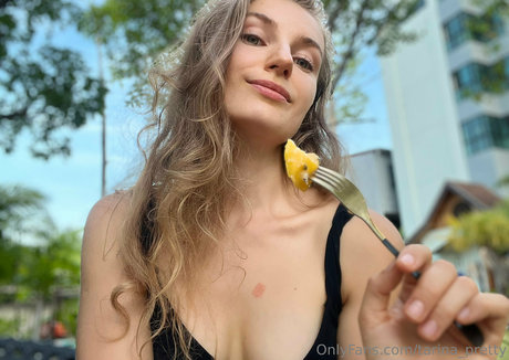 Foto di nudo di fuga di OnlyFans di Tarinapretty