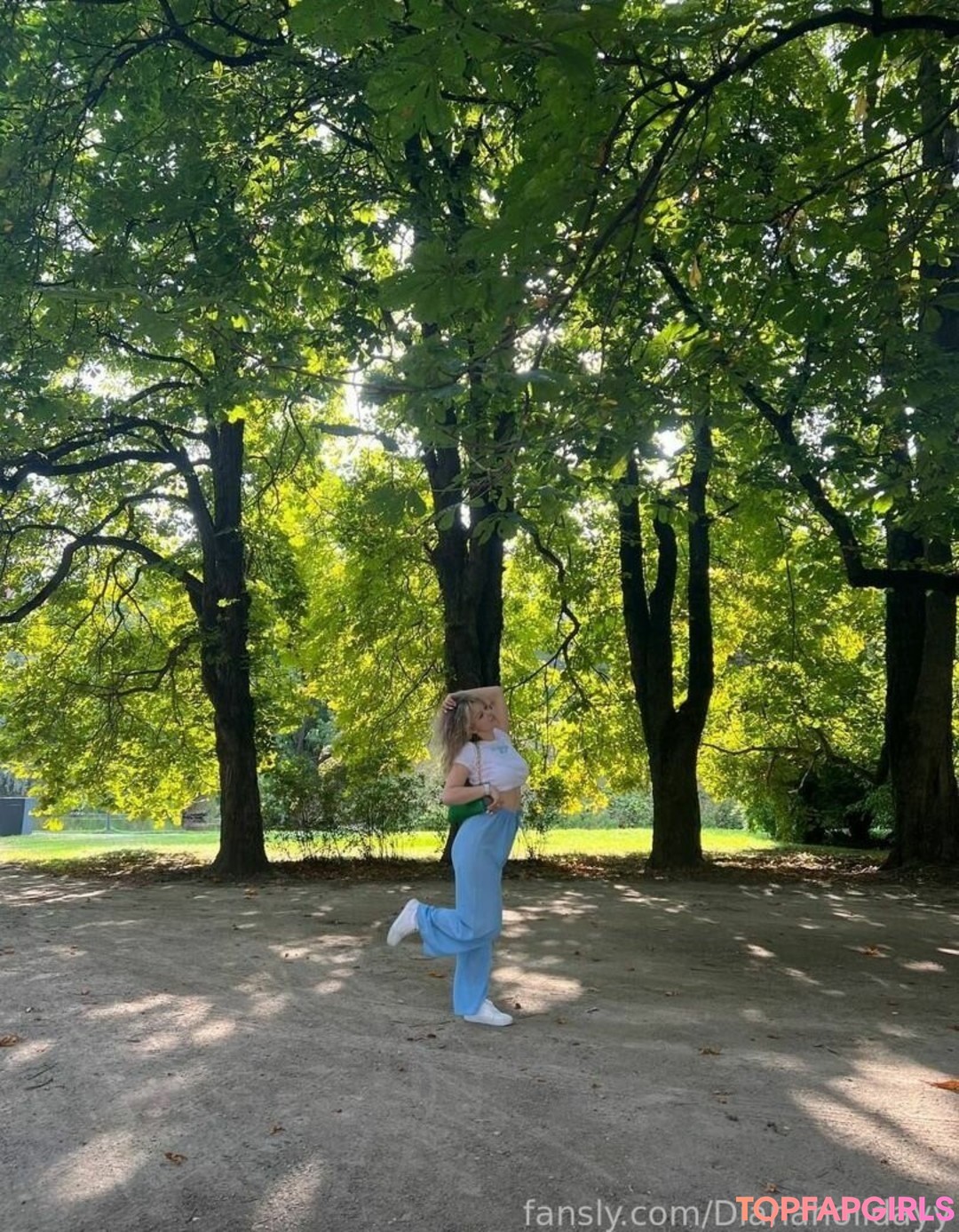 Foto di nudo di fuga di OnlyFans di Dianaholiday #13 Foto di nudo di fuga di OnlyFans di Dianaholiday #13