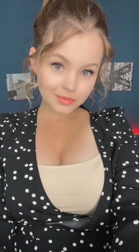 Foto di nudo di fuga di OnlyFans di Dianaholiday