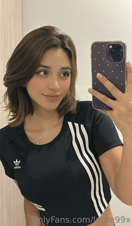 Foto di nudo di fuga di OnlyFans di Laura99x