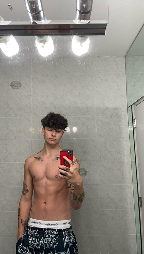 Foto di nudo di fuga di OnlyFans di Dakarluca