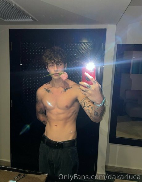Foto di nudo di fuga di OnlyFans di Dakarluca