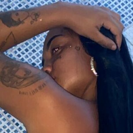 Foto di nudo di fuga di OnlyFans di Bandiva