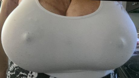 Foto di nudo di fuga di OnlyFans di Miya James