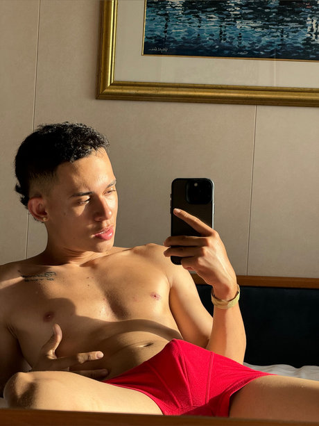 Foto di nudo di fuga di OnlyFans di Miguel Vera
